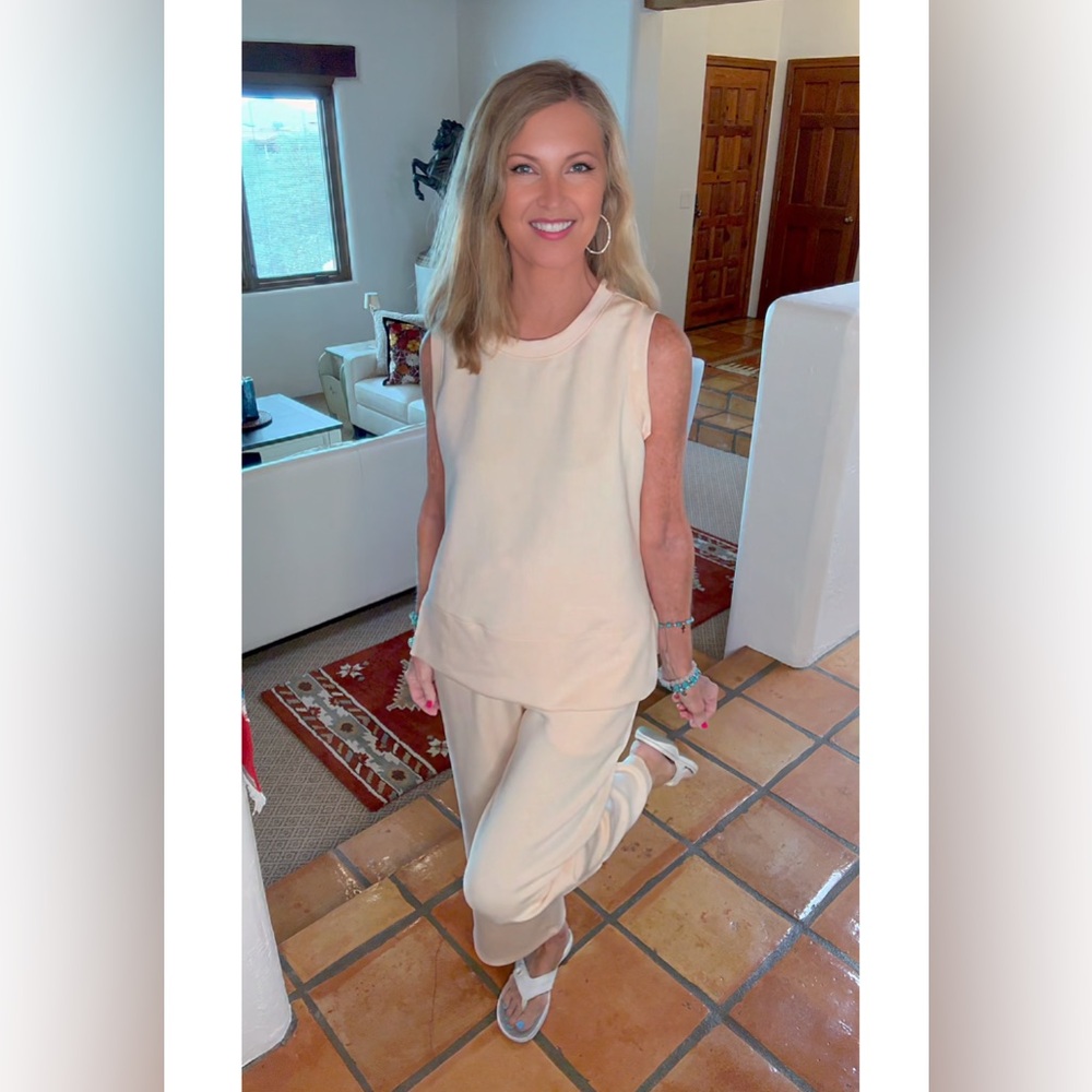 NWT 2PC TRAVEL ‘APRICOT’ BEIGE SET-S - Picture 5 of 17